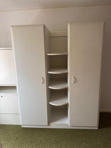 Kledingkast / opbergkast, gratis af te halen