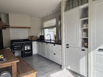 GRATIS Keuken & SMEG fornuis. Ophalen Donderdag 30 april.