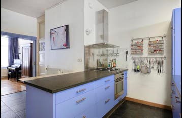Keuken met natuursteenblad t/m 5 mei af te halen