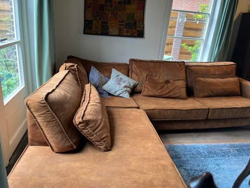 GERESERVEERD. Grote hoekbank 220 x 300 cm. Cognac kleur