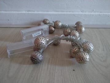 Gratis 2x Sierlampjes Oosters op batterij.