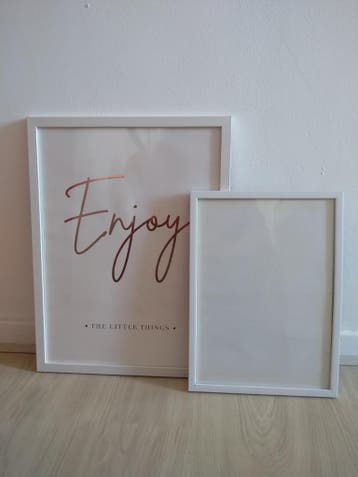 Gratis 2x (Foto)lijsten wit met glazen plaat.