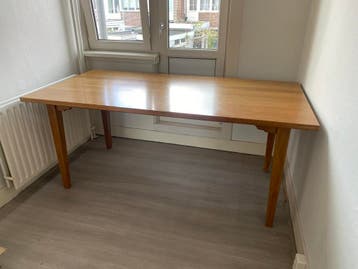 Prachtige houten tafel