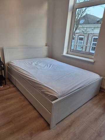 Bed met lades 140x200cm GRATIS OPHALEN