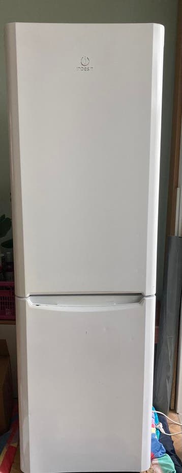 Gratis koelkast/vriezer indesit