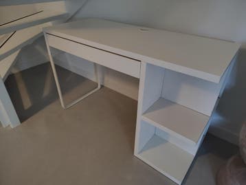 IKEA bureau met opbergruimte - Gratis af te halen!