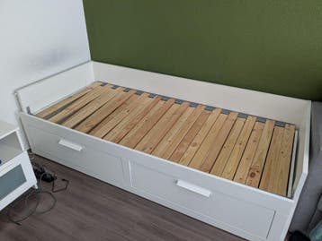 Ikea Brimnes 1 pers. uitschuifbaar bed + 2 lades, KAPOT