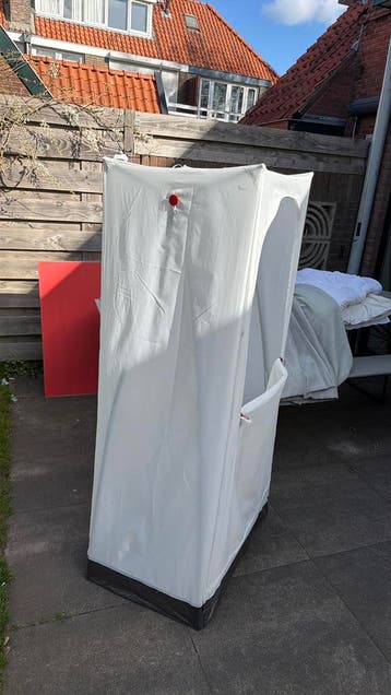 Tijdelijke kledingkast