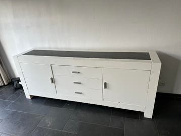 Complete set: salontafel, eettafel en dressoir