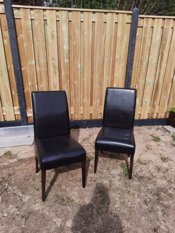 4 leren stoelen gratis af te halen