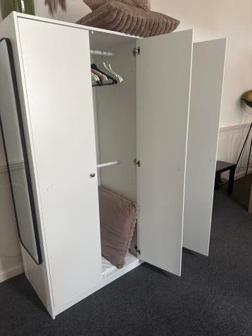 Witte kledingkast gratis af te halen (zelf demonteren)