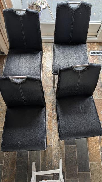 GRATIS - Eetkamerstoelen 4 stuks