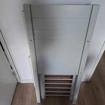 Wiegje, groenige kleur