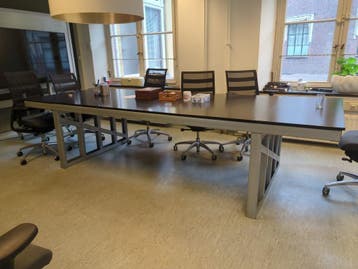 Grote vergader-/lunchtafel 3,42m – zwart blad – 10 personen