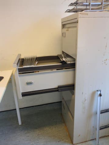 Gratis archiefkast met 4 laden