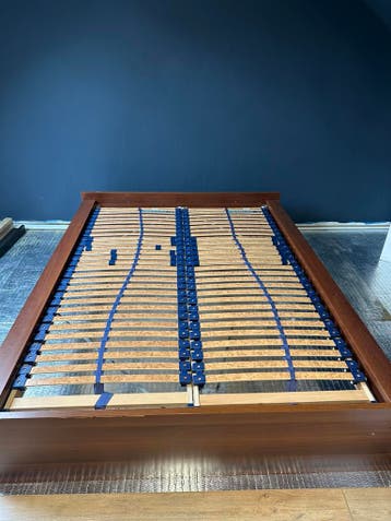 Ikea malm bed 140-200 Gratis