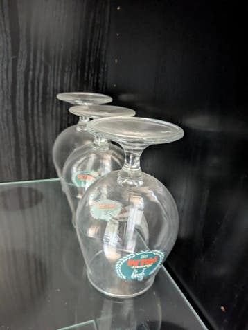 Heel veel diverse glazen