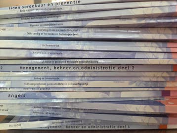 Doktersassistent, oude studieboeken