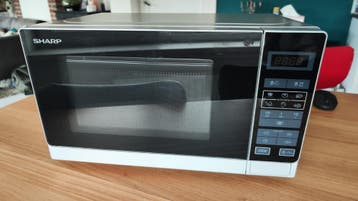 GRATIS! Sharp Magnetron - Compact en Functioneel