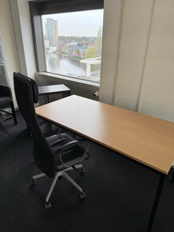 Twee gratis bureaus ophalen