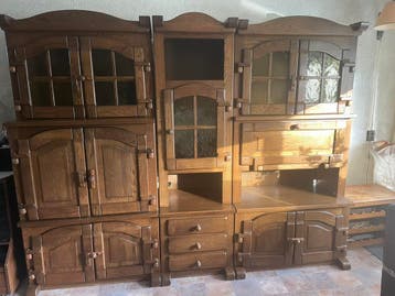 — Gratis — Massief eiken wandmeubel