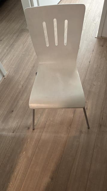 GRATIS OPHALEN - Witte stoelen