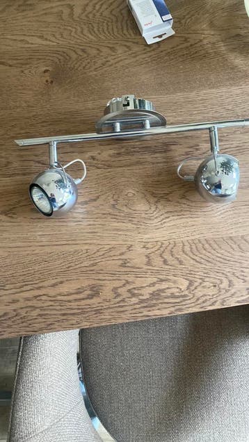 Gratis zilveren opbouw spots 2 stuks