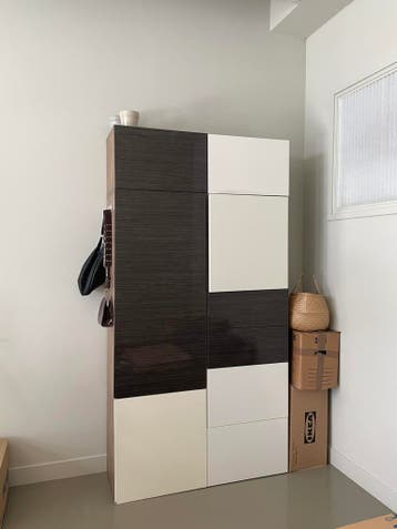 Kledingkast met planken en lades - top als dressoir