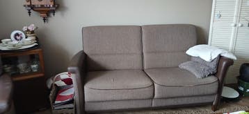 Bank, 2 stoelen en salontafel - complete set