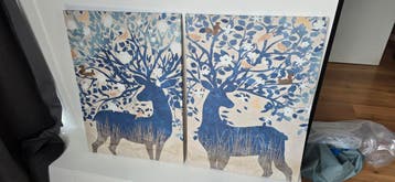 Set van 2 schilderijen met herten (schade zien 2de photo)