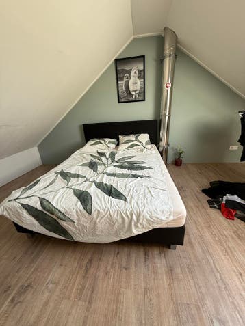 Gratis bedframe 160x200m - zsm ophalen!