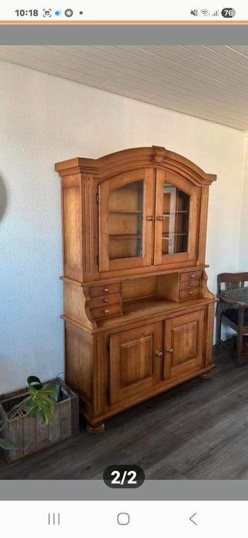 Gratis af te halen, massief buffetkast