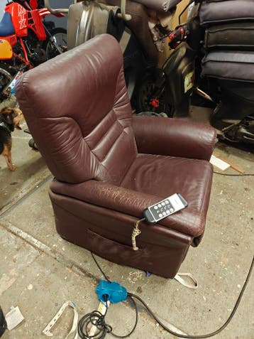 Comfortabele elektrische sta-op stoel - Bruin leer