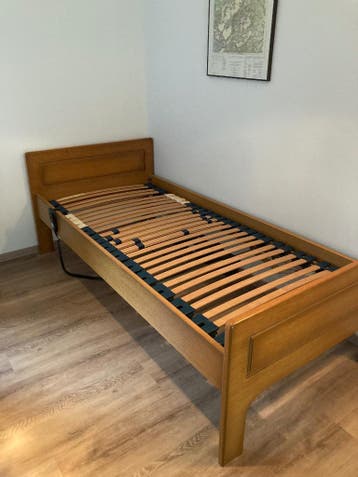 Bed inclusief elektrische lattenbodem