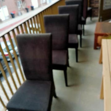 6 stoelen gratis