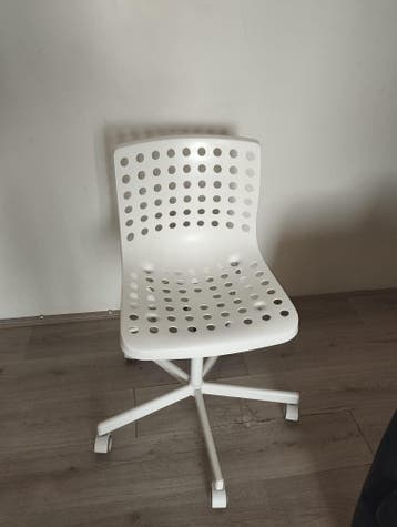 Gratis witte ikea bureaustoel