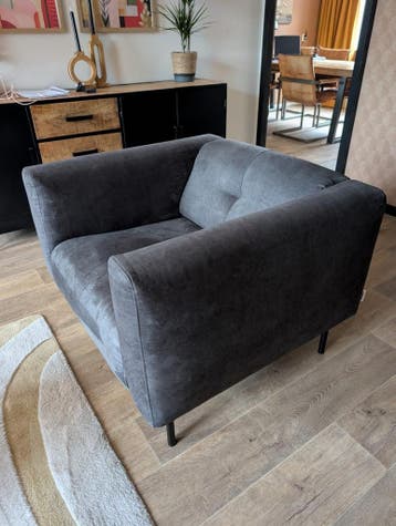 Gratis ophalen. Fauteuil Skin VT Wonen zwart grijs