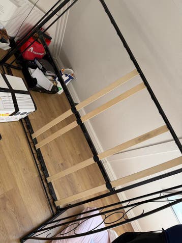 Gratis bed (zonder matras)