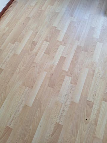 Laminaat Vloer - 42 m2 - met Ondervloer en Plinten