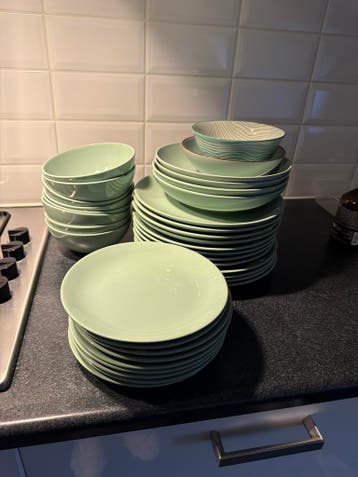 Gratis Mooi groen servies - Borden en kommen