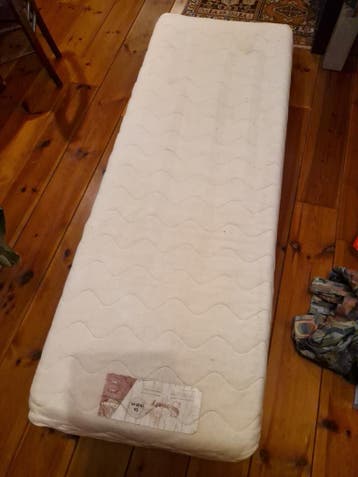 Gratis comfortabel matras 70x190 cm met wasbare hoes
