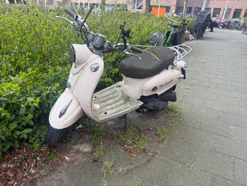 Gratis af te halen scooter la souris