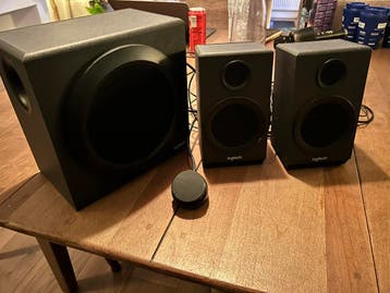 Logitech 2.1 speakerset