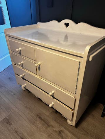 Schattige mini ladekast met hartje - Perfect voor babykamer