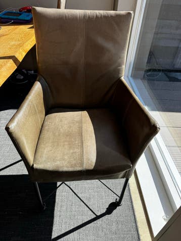 8 Legergroene lederen eettafel stoelen met wieltjes