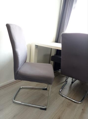 Stoelen 6 stuks met hoezen