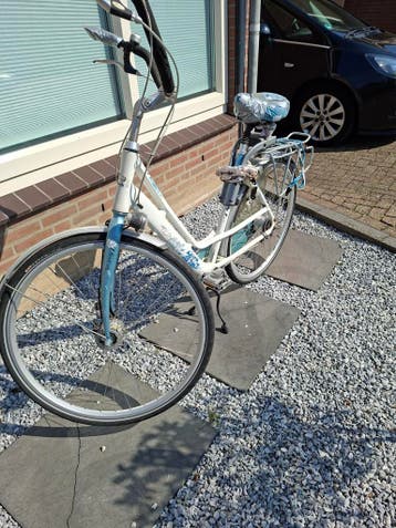 Fiets voor onderdelen of oud ijzer