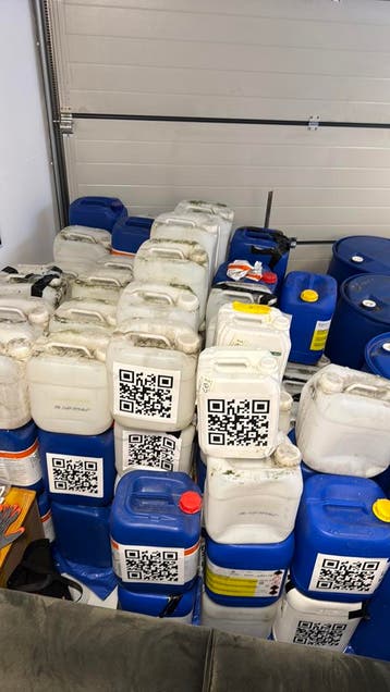 100 jerrycans GRATIS Afhalen