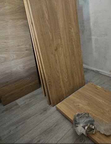 Kledingkast met planken