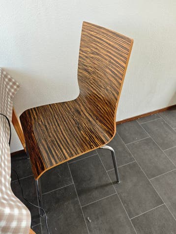 Vier stoelen gratis ophalen
